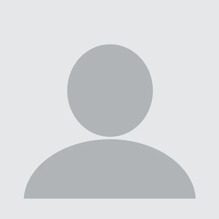 Anonymous silver grey profile icon representing a verified consumer testimonial for private health feedback.